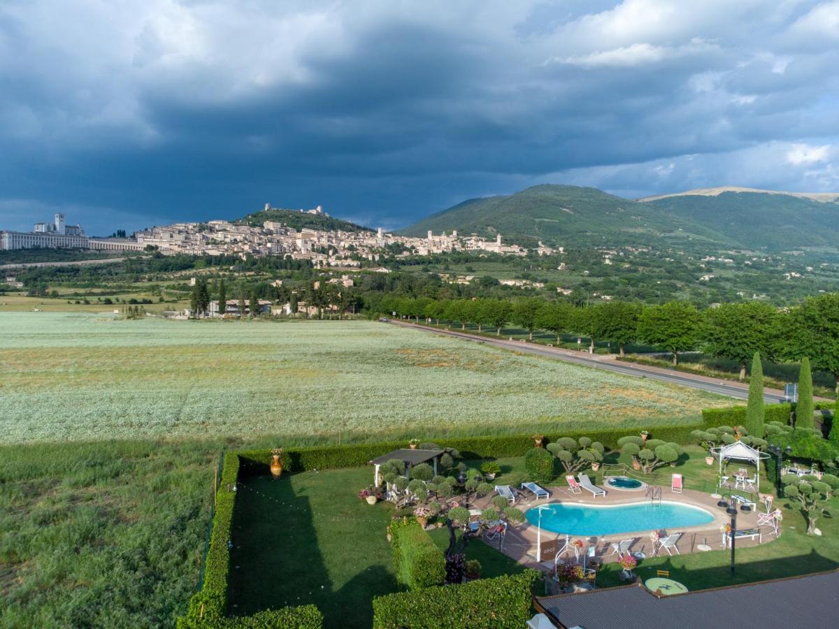 Unica Assisi Agri-Charming House Bed & Breakfast Exterior foto