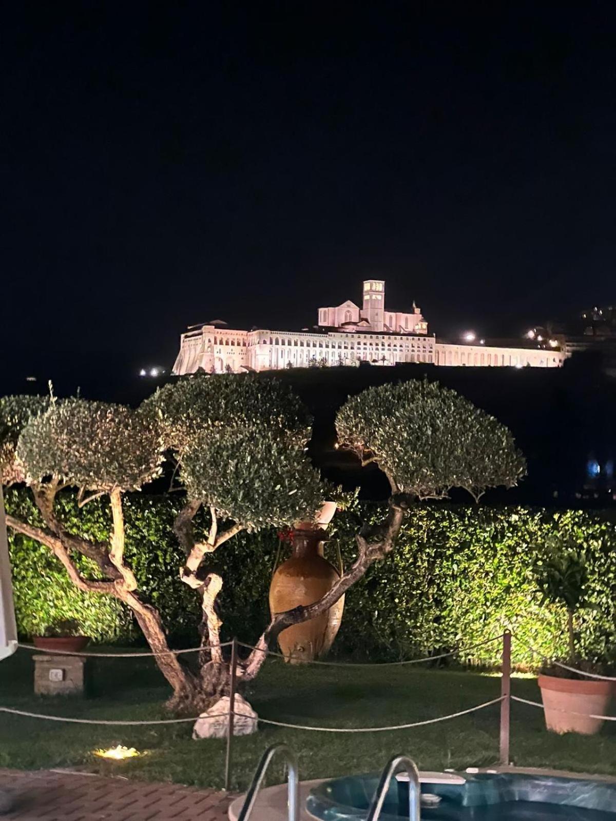 Unica Assisi Agri-Charming House Bed & Breakfast Exterior foto