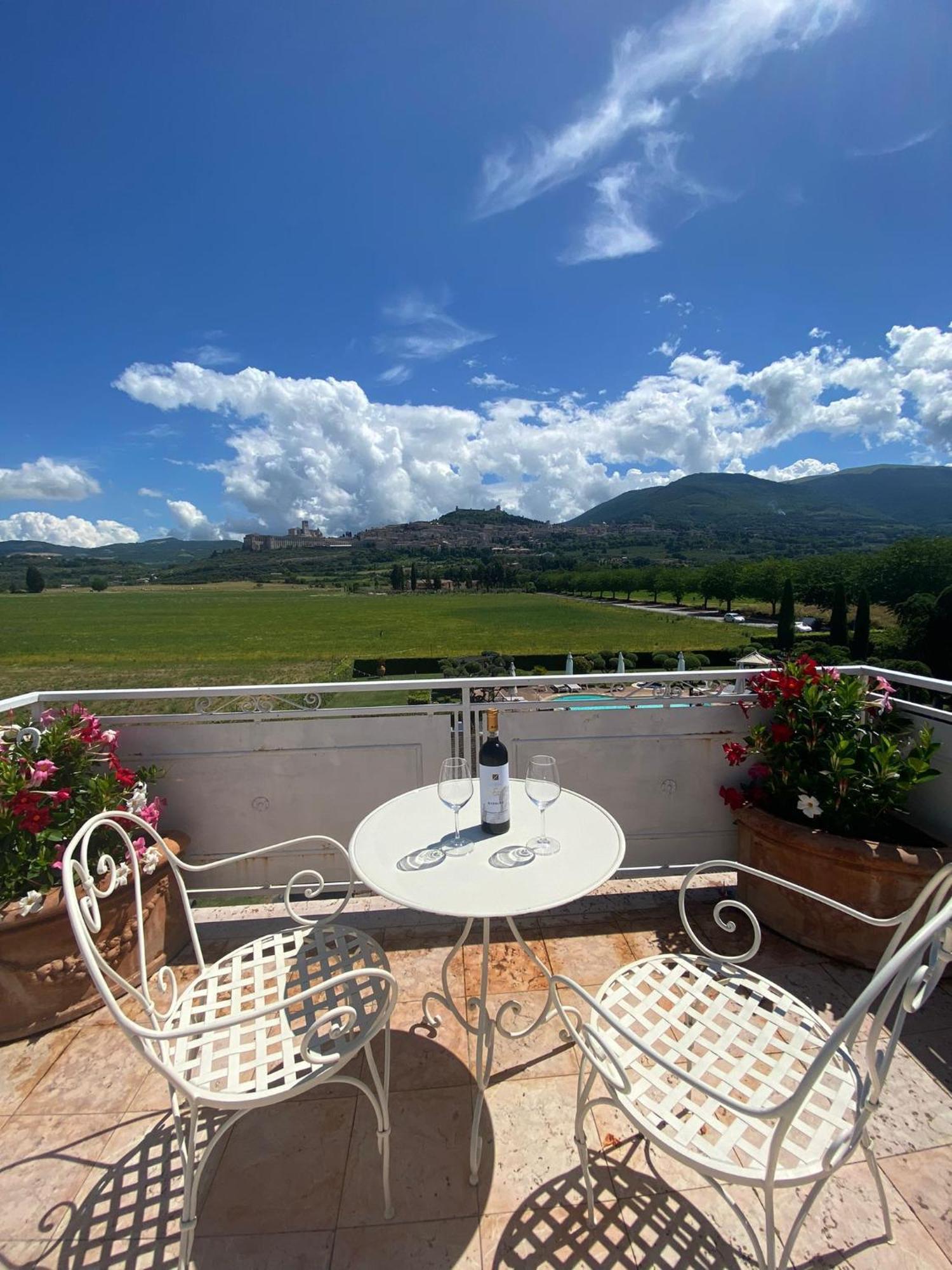 Unica Assisi Agri-Charming House Bed & Breakfast Exterior foto