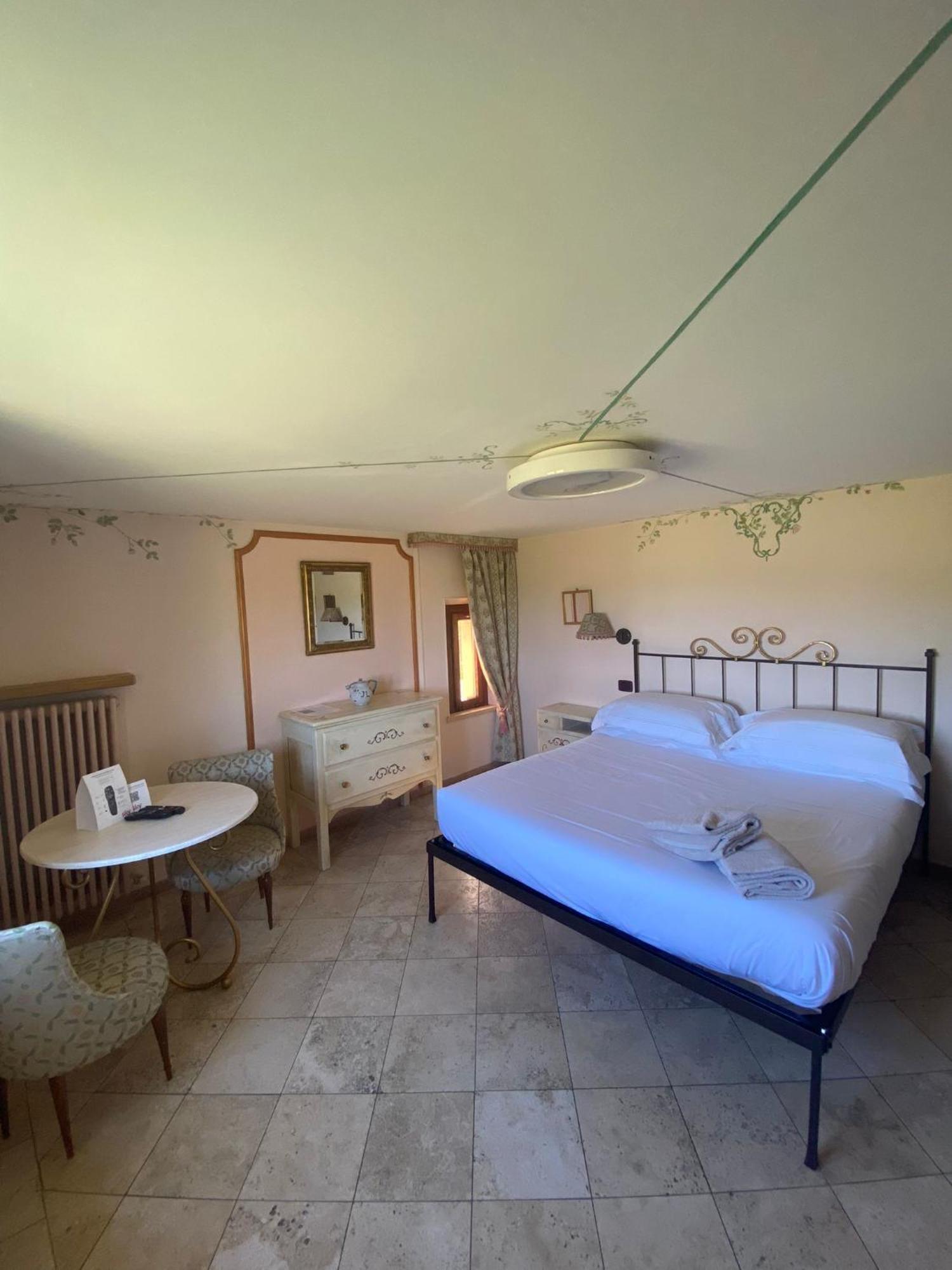 Unica Assisi Agri-Charming House Bed & Breakfast Exterior foto